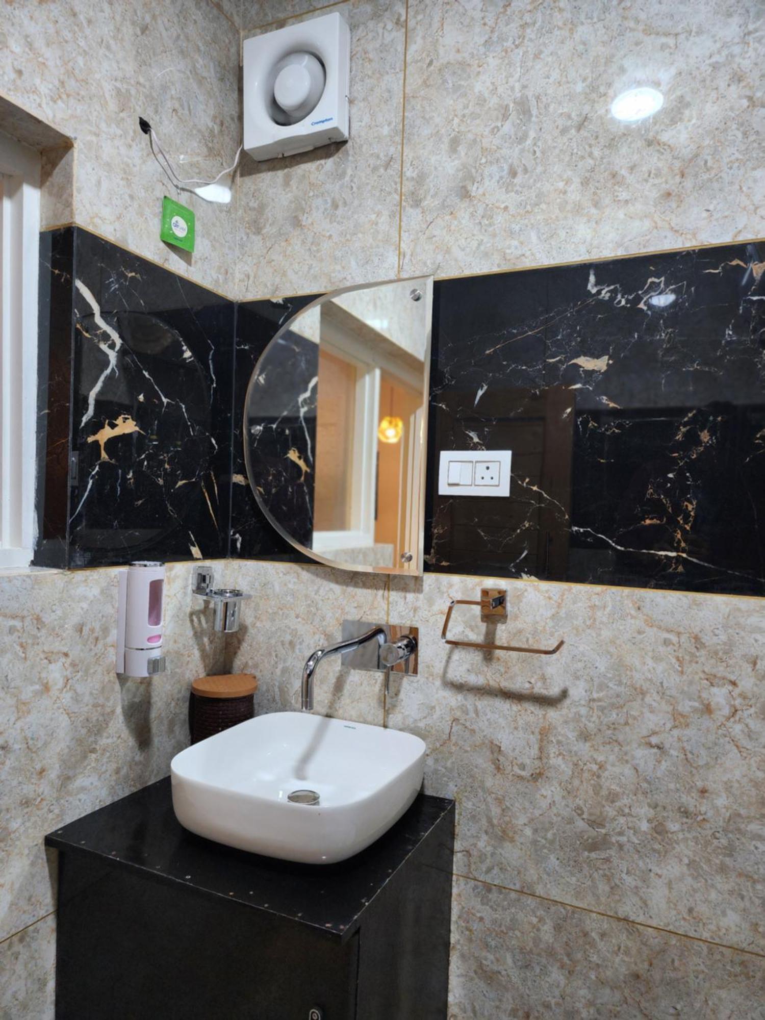 Serenity Inn Home Stay Srinagar  Luaran gambar