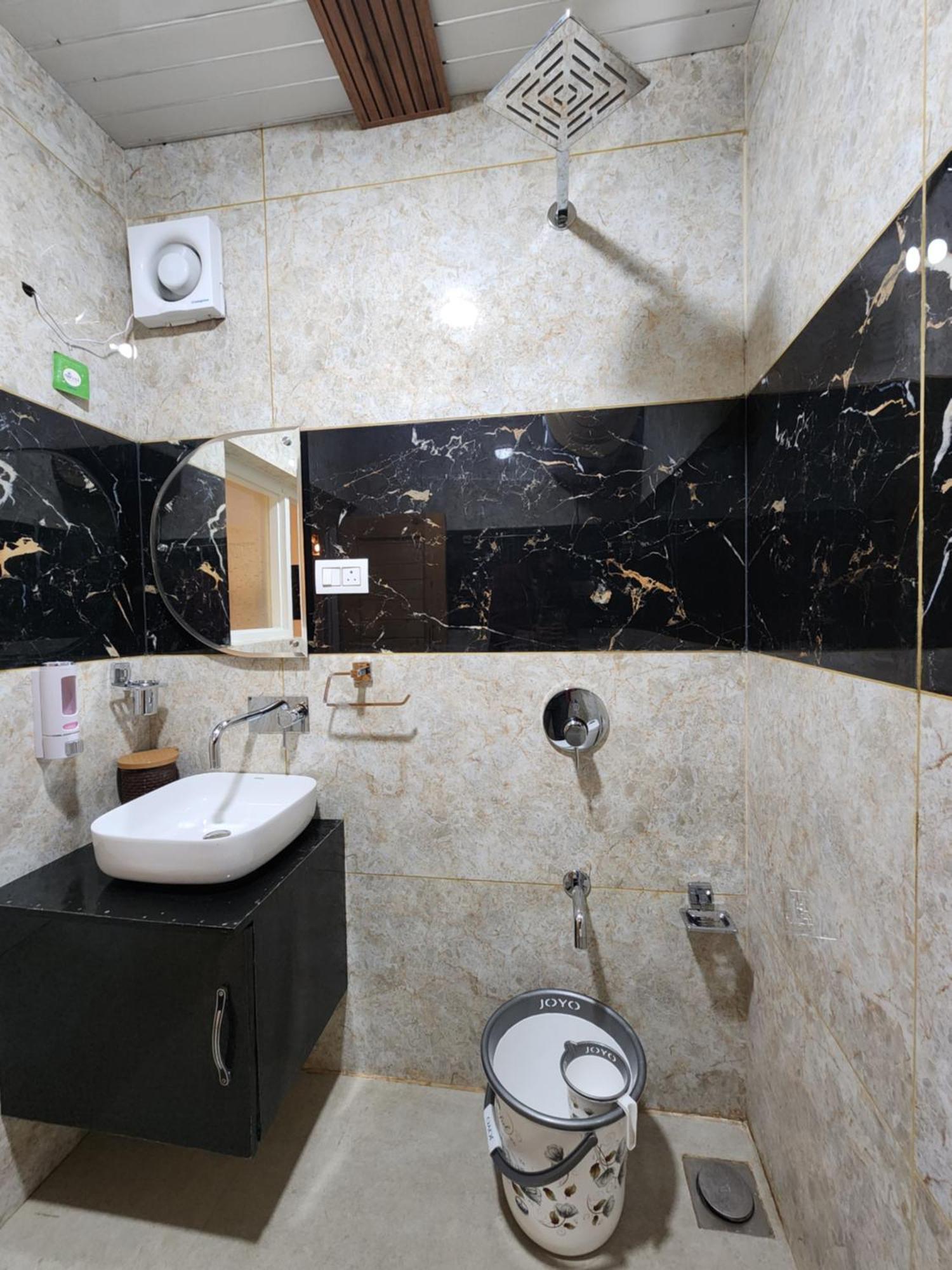 Serenity Inn Home Stay Srinagar  Luaran gambar