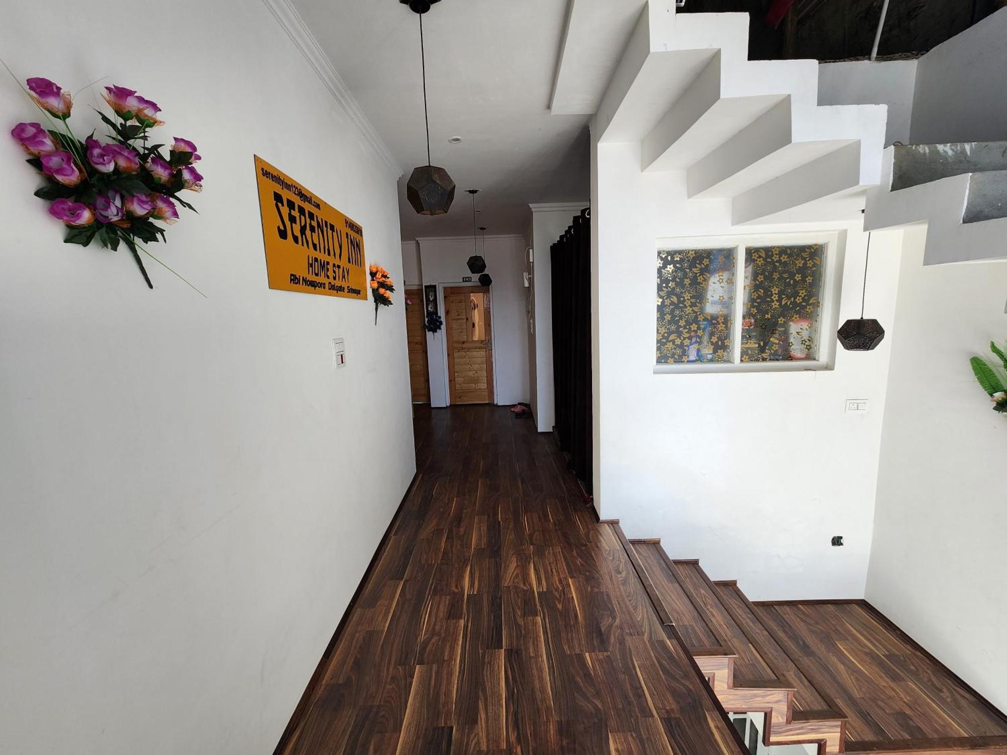 Serenity Inn Home Stay Srinagar  Luaran gambar