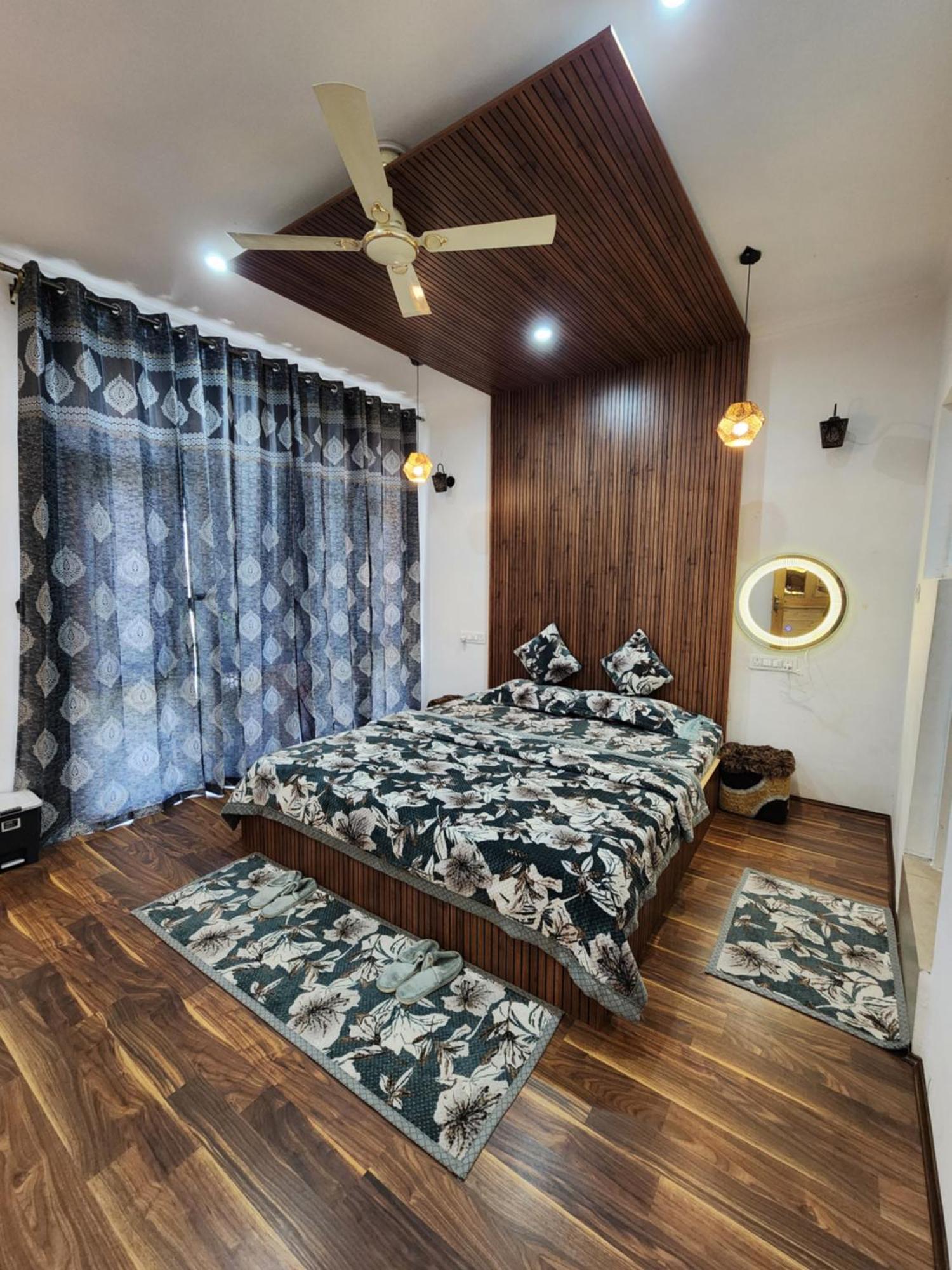 Serenity Inn Home Stay Srinagar  Luaran gambar