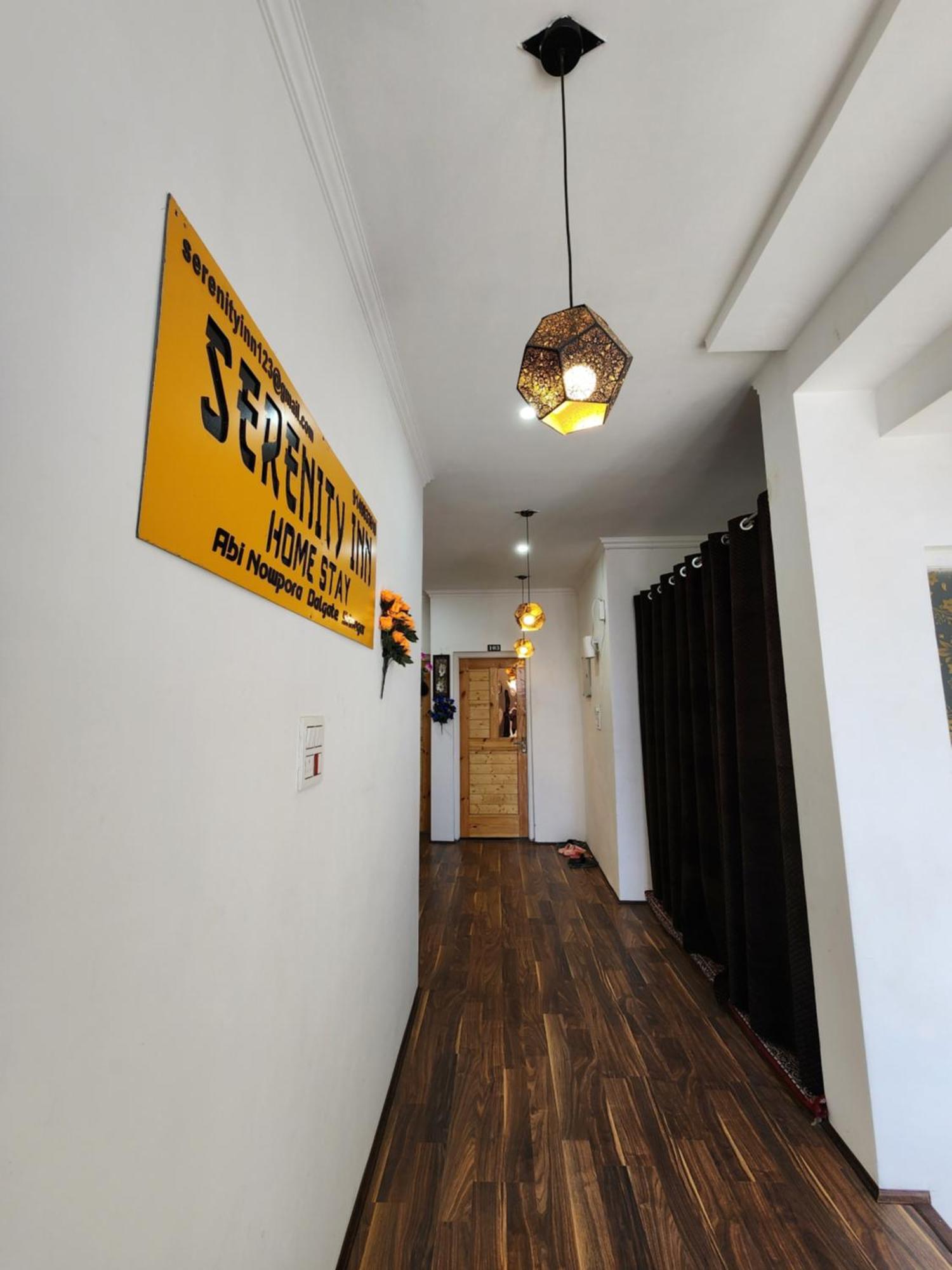 Serenity Inn Home Stay Srinagar  Luaran gambar